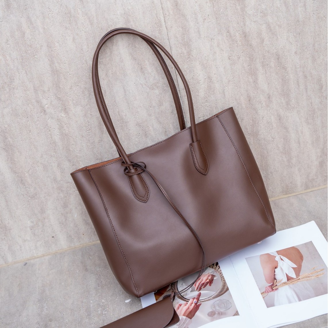 Bolsa de gran capacidad de textura de alta calidad para mujer 2025 nuevo otoño e invierno retro bolso de hombro para mujer