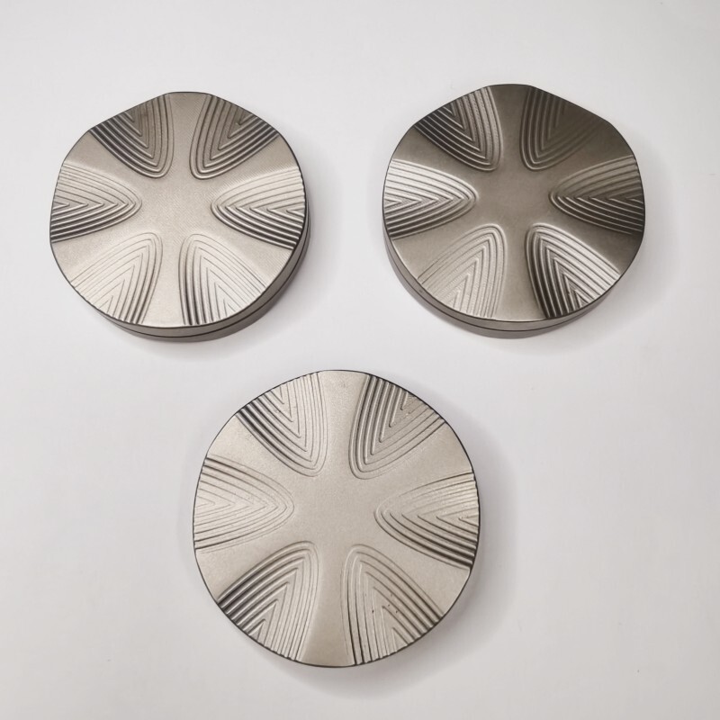 Stainless steel EDC pop coin EDC unlimited Push brand stainless steel pop coin toy fingertip gyro high-tech gifts Stainless steel EDC pop coin EDC unlimited Push brand stainless steel pop coin toy fingertip gyro high-tech gifts