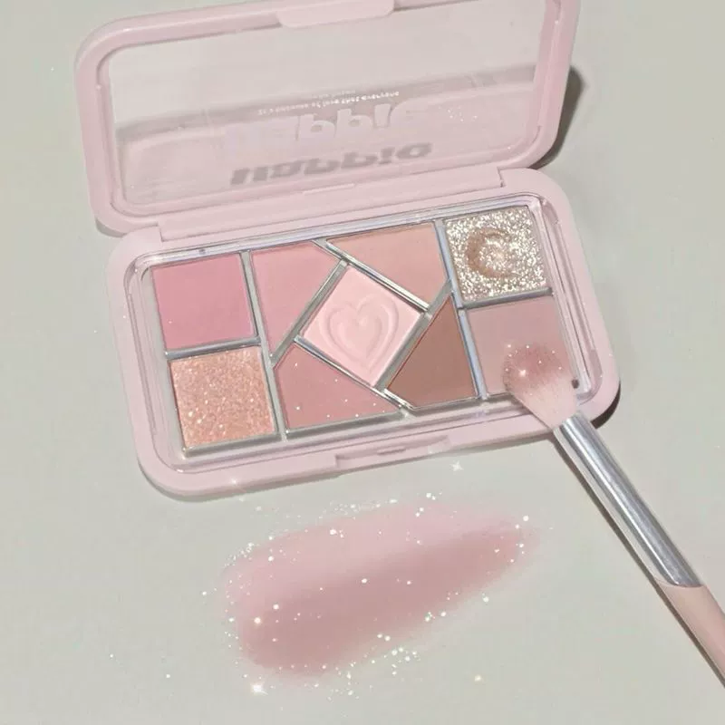 Матовая 3D палетка веерной освещенности? но Correction: eyeshadow palette - палитра тени для век с матовым эффектом, 3D бликов?
