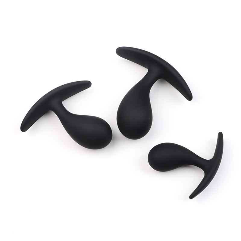 Curved Silicone Anal Plug, Beginner Prostate Massager, Black, 7.8 cm — detail image 6