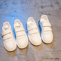 女性用の白い靴、多用途のスポーツスリッポンフラットシューズ、足を大きく見せるシングルシューズ、カジュアルなソフトソール、ニッチなベルクロ拡張ビン