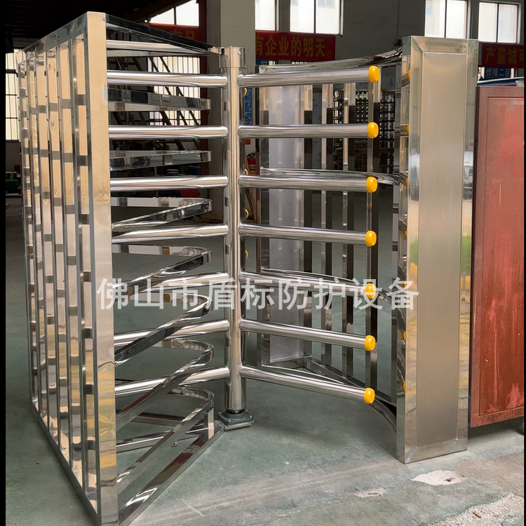 佛山三水饲料厂单向入口旋转半高闸员工通道进出限行设备不锈钢门