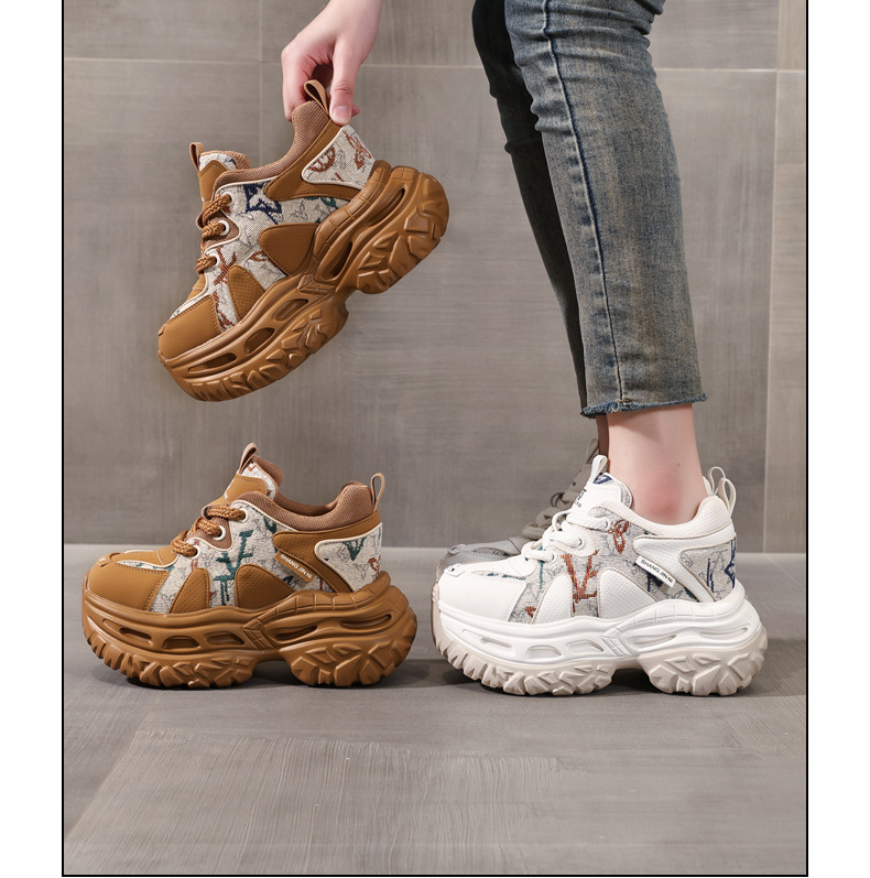 Giày sneaker nữ đế dày tăng chiều cao phong cách daddy — Trà sữa màu chi tiết 17