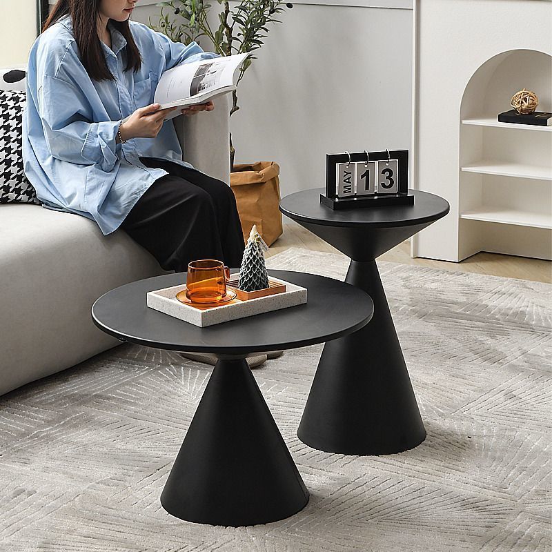 Mesa de té simple transfronteriza, sala de estar de lujo ligera, balcón de pequeño tipo de casa, mesa de hierro forjado, borde redondo, mesas de cabecera