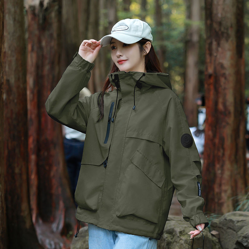 秋のジャケット男性と女性のジャケット 2025 新しい小防風防水登山服アウトドアスポーツとレジャートレンド|undefined