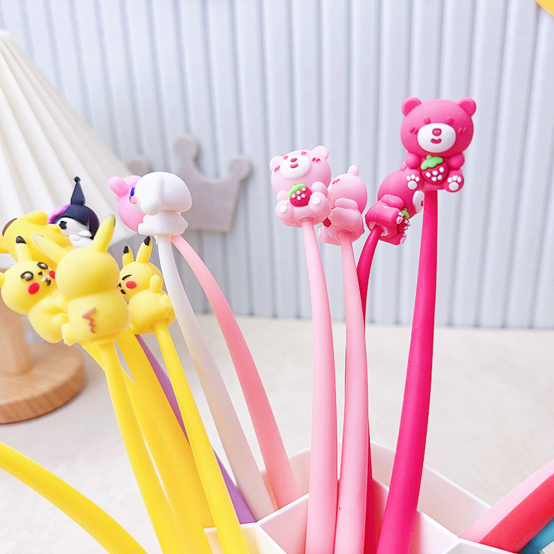 Cartoon Strawberry Bear Sanliou pegamento suave rocker música bolígrafo neutro estudiantes rocker bolígrafo de escritura a base de agua lindos bolígrafos de firma