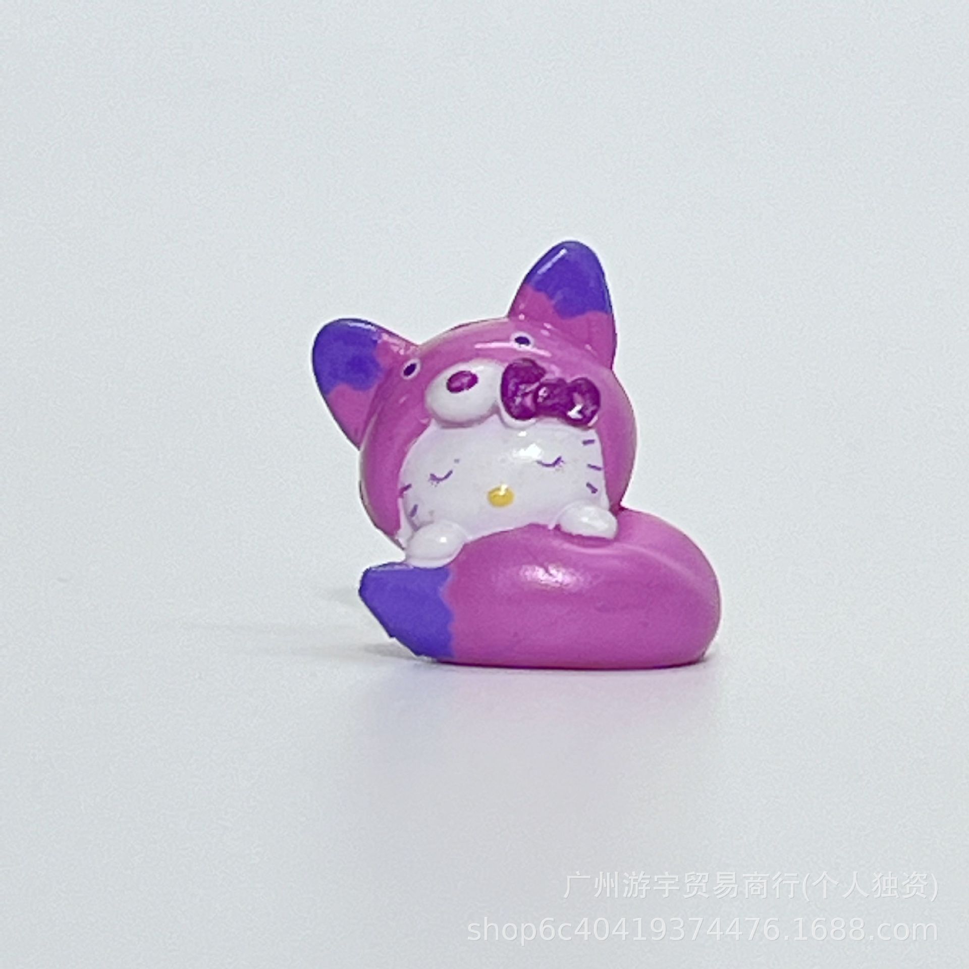 28, 핑크 여우 코트 고양이