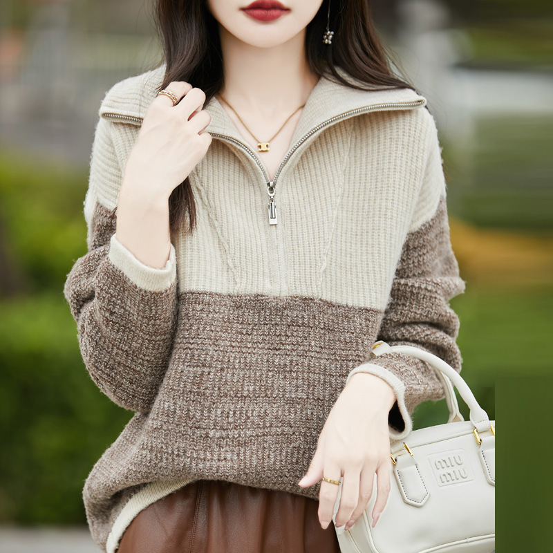 Woolen design sweater with zipper