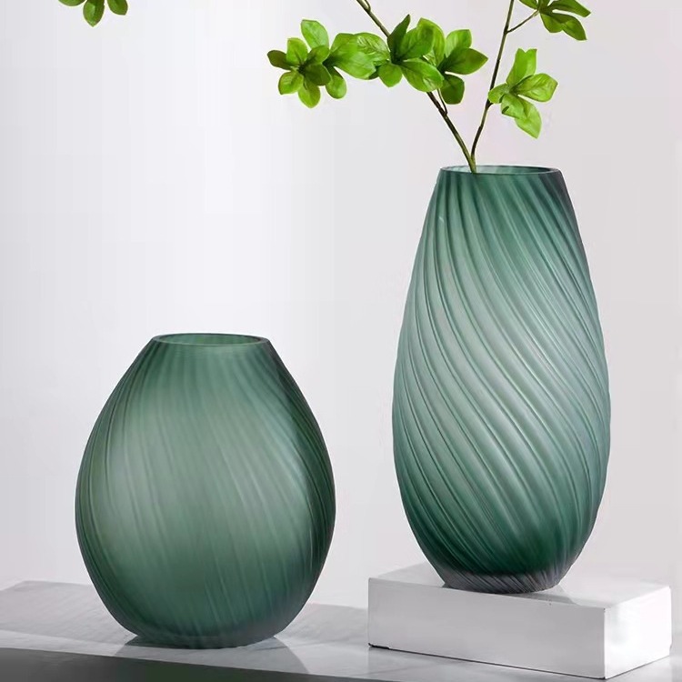 輕奢原色大花瓶落地擺件客廳插花2021年新款蒙砂綠色餐桌玻璃擺件