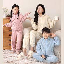 ��ͯɺ���q˯�����b�ﶬ�ӽq�Ӻ��H�ӼҾӷ����m�q���ױ�ů��ͯ