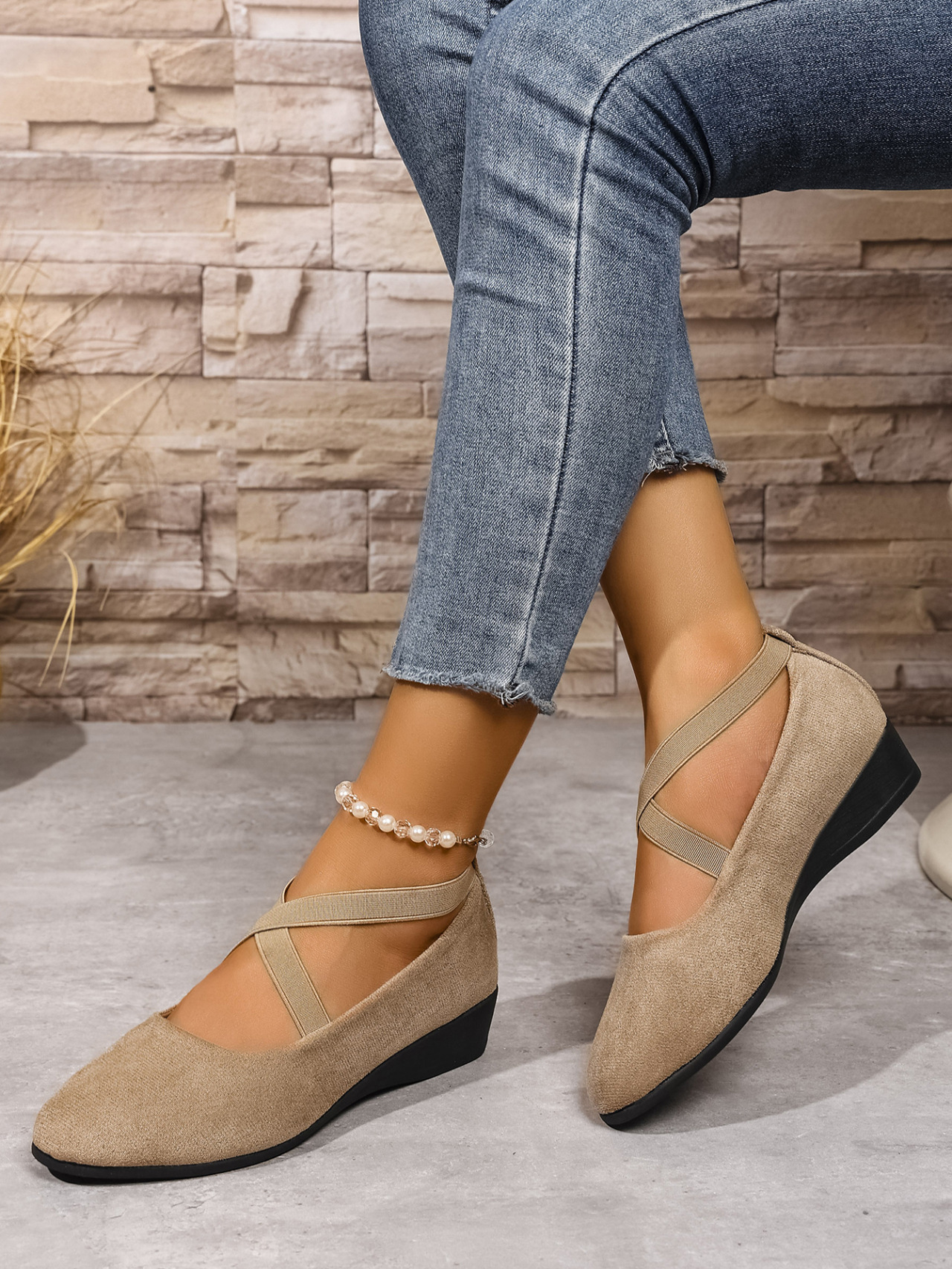 Chaussures compensées en daim pour femme avec bande élastique_voghion.com
