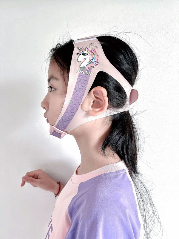 新しい口呼吸矯正器具は、睡眠中の口の開きを防ぎ、口のいびきを矯正し、防止します。|undefined