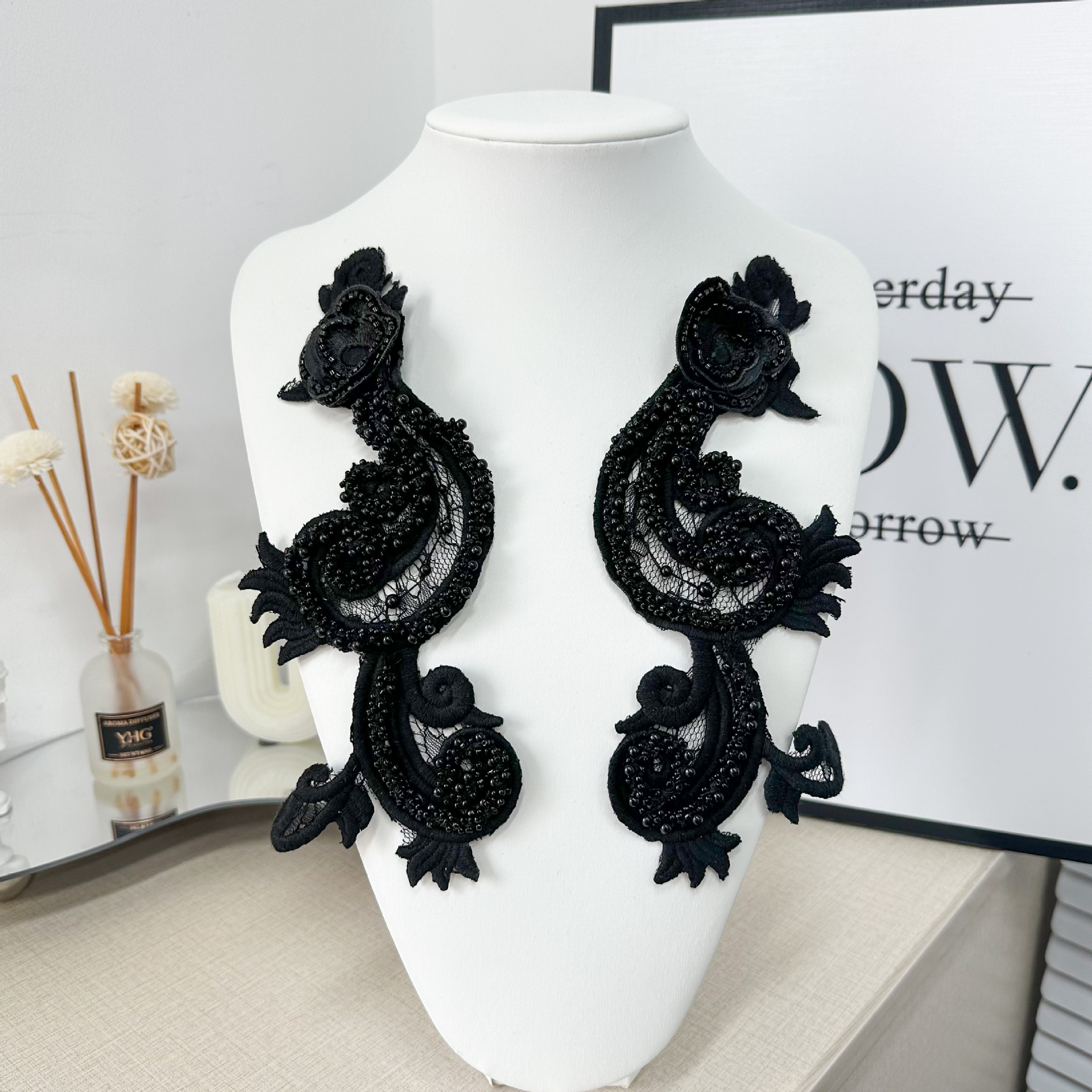 bordado cuentas de clavos simétricas blancos y negros pegado ropa chaqueta vestido de boda chaqueta joyería agujero parche de industria pesada europea