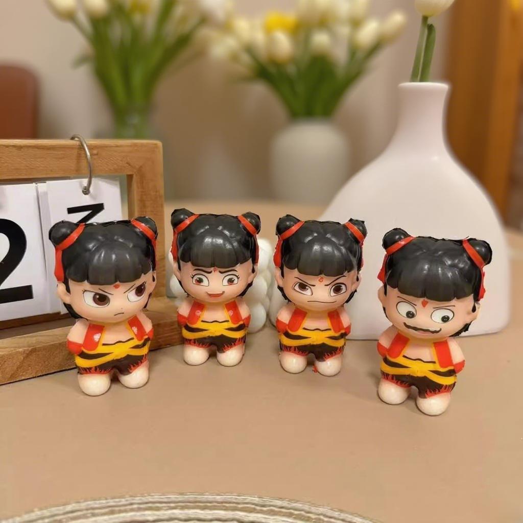 Explosiones de muñecas de llaves de dibujos animados descompresión creativa pellizco juguetes colgantes de estandos de fábrica