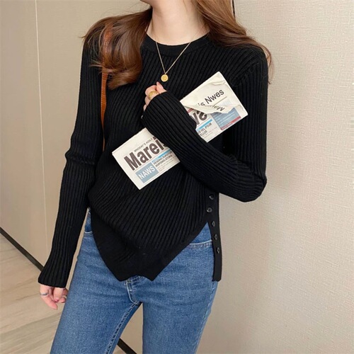 Slim-fit, straight-shoulder sweater with French-style small gold buttons—high-end look that accentuates a slender waist; V-neck top and knitted cardigan jacket for women.
