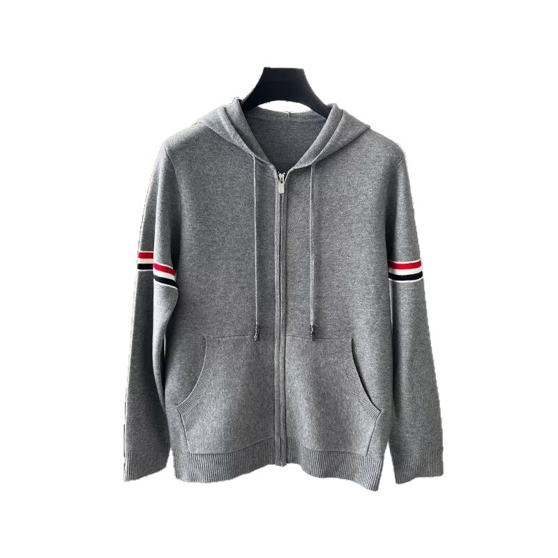 Explosiones transfronterizas de tamaño europeo barra rayada aguja con capuz camisa de punto suéter cardigan chaqueta fábrica al por mayor