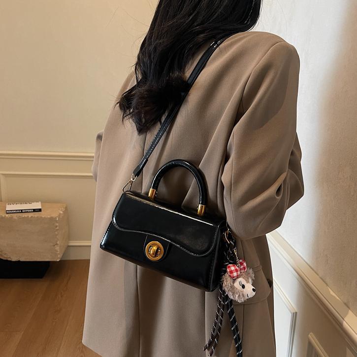 Tendencia versátil bolso pequeño para mujeres 2025 nueva moda extranjera bolso de hombro de alta calidad simple bolso de mujer de viaje