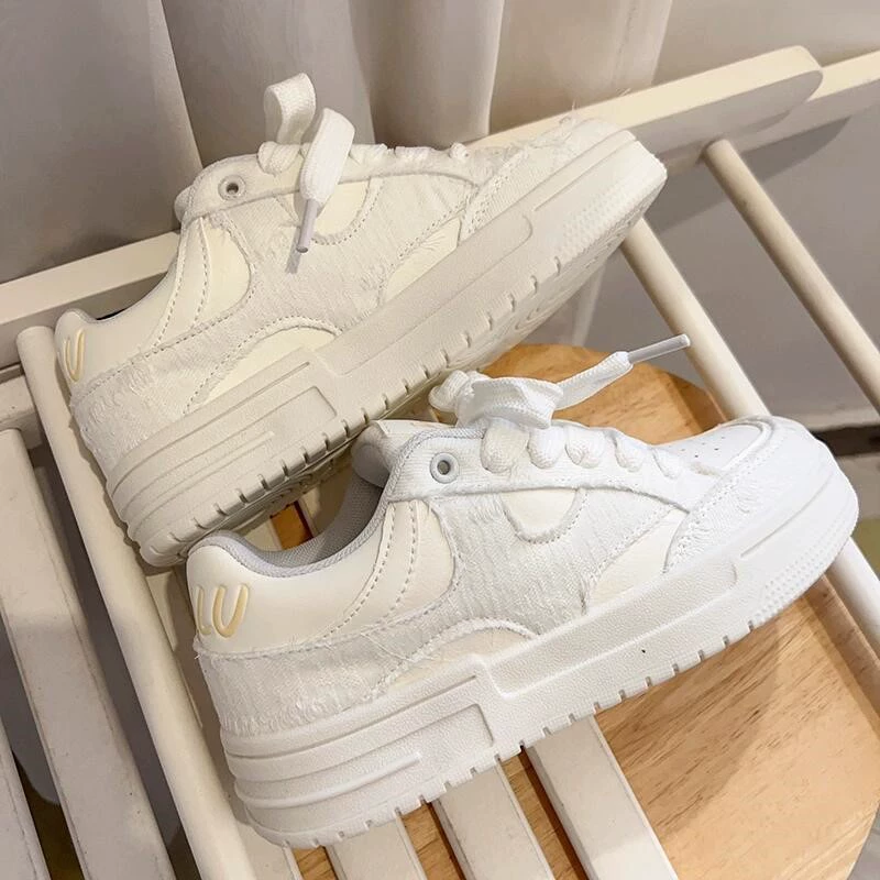 Ретро ins ветер ниша белый колледж коньки 2024 новые маленькие белые туфли дикие пары туфли повседневные туфли