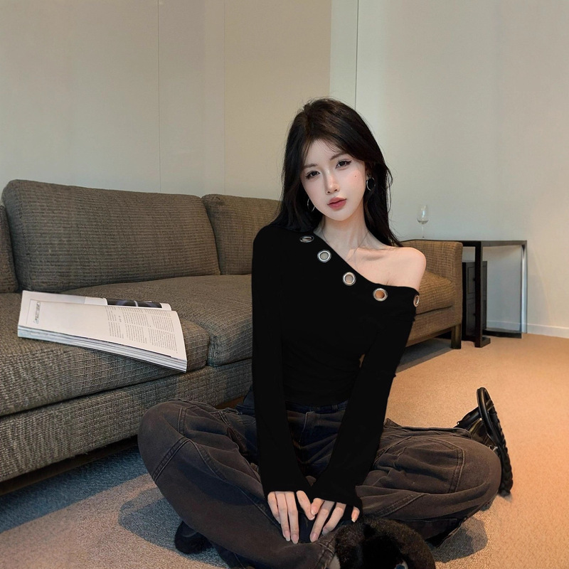 Spicy Girl Studded Off-Shoulder Long-Sleeve T-Shirt for Women 2026 Spring and Autumn New Style Ruched Waist-Cinching Base Shirt Top for Outerwear