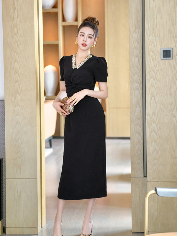 2025夏季新款女法式重工V领修身过膝正式场合包臀黑色连衣裙9085|undefined