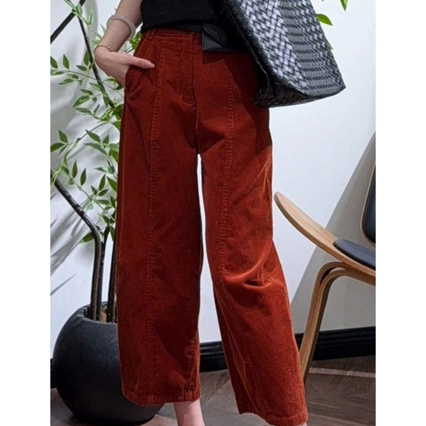 Shenzhen 2025 New Nanyou Women's European Style Vertical Ribbed Loose High-Waisted Slimming Corduroy Banana Wide-Leg Pants for Women