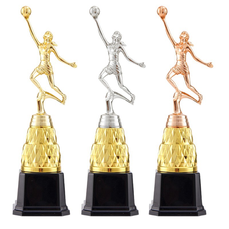 Trofeo de baloncesto y voleibol juvenil juegos juveniles creativos trofeo de resina de plástico pequeño hombre de oro grabado
