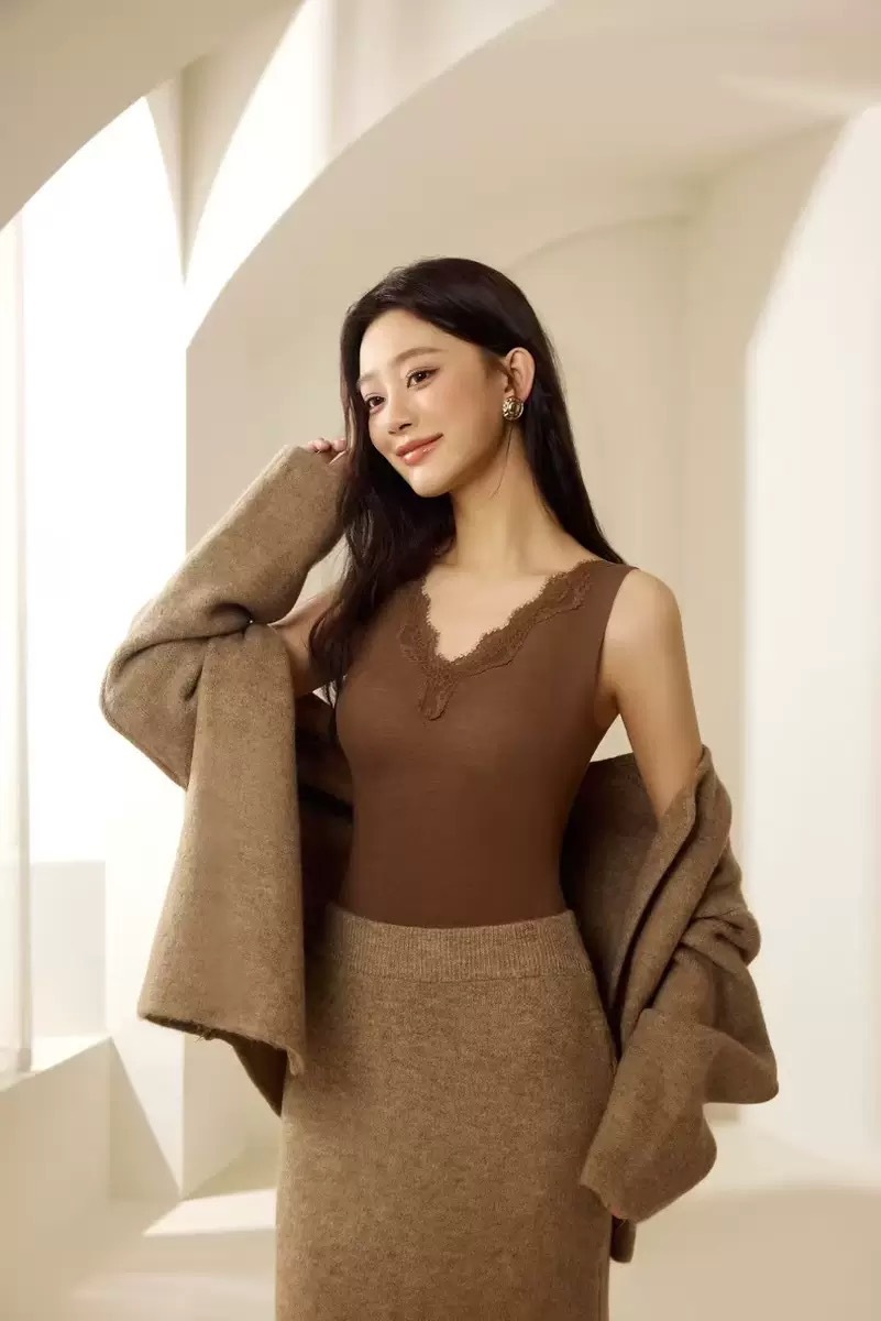 Cachemira de seda natural de morera, cuello en V, encaje molido, autocalentamiento sin marca, chaleco caliente de otoño y invierno para mujeres delgadas con base interior