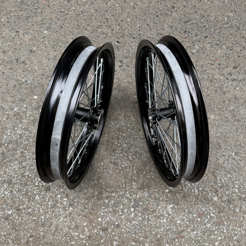 Suitable for QiuLong Light Bee modified front 1.85-16 and rear 2.15-16 aluminum alloy wheel assemblies 16inch wheel rims