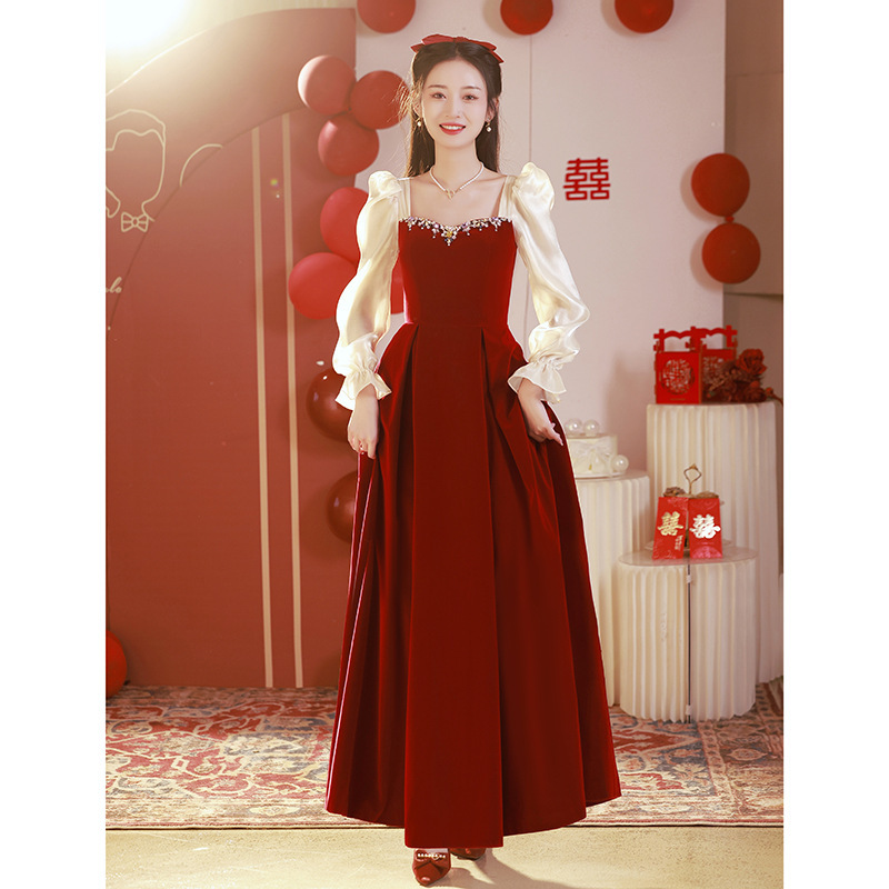 Vestido de novia estilo 2026 en color rojo vino, adecuado para uso diario, con mangas transparentes, vestido de compromiso y vestido de gala para banquete de bodas.