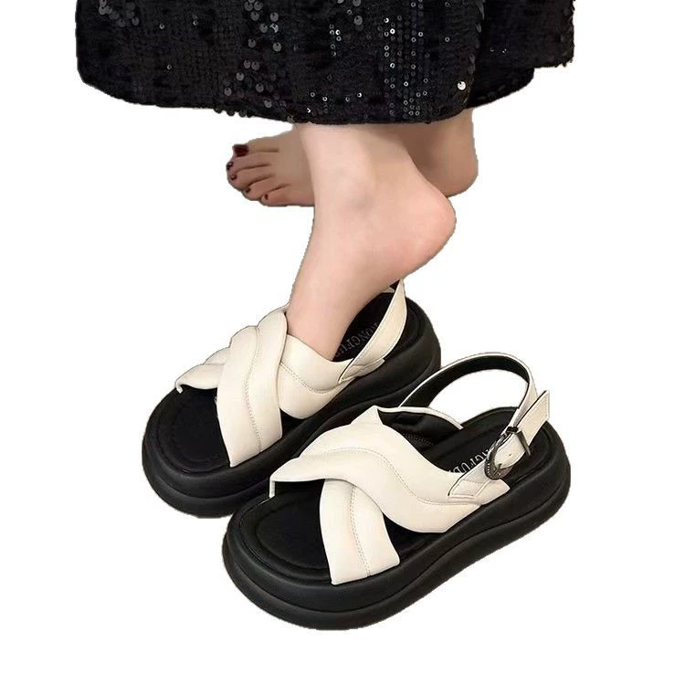 Summer beach sandals with a strap, Korean style