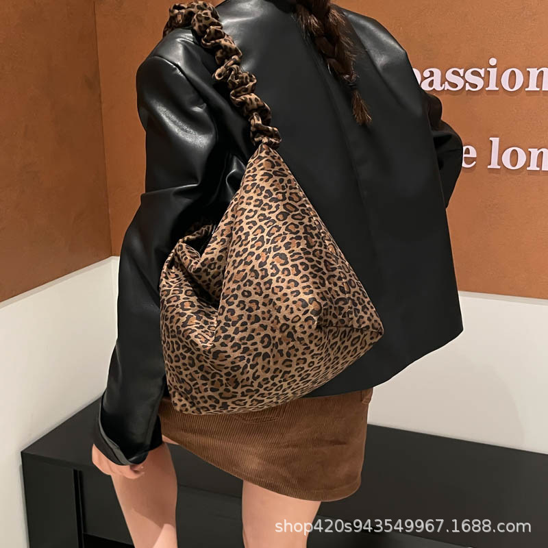Pleated Drawstring Retro Leopard Print Bag for Women 2026 New Casual Large Capacity Suede Leopard Print Shoulder Crossbody Bag