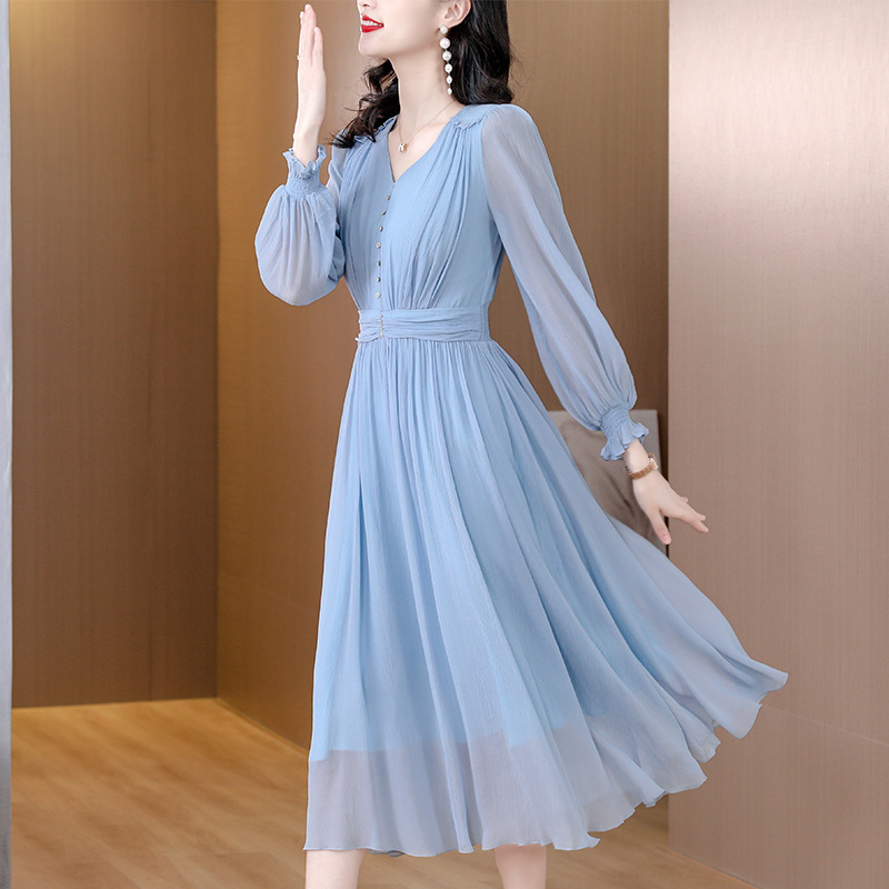 Blue Silk Dress for Spring and Autumn, New High-End International Style, Mulberry Silk Long Dress, Direct Sales from the Manufacturer Blue Silk Dress for Spring and Autumn, New High-End International Style, Mulberry Silk Long Dress, Direct Sales from the Manufacturer