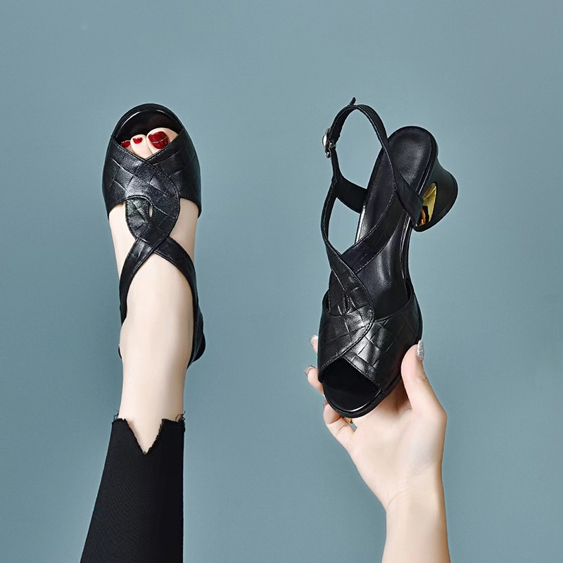 Sandal peep-toe da cừu gót vuông ổn định phối váy — Màu nâu