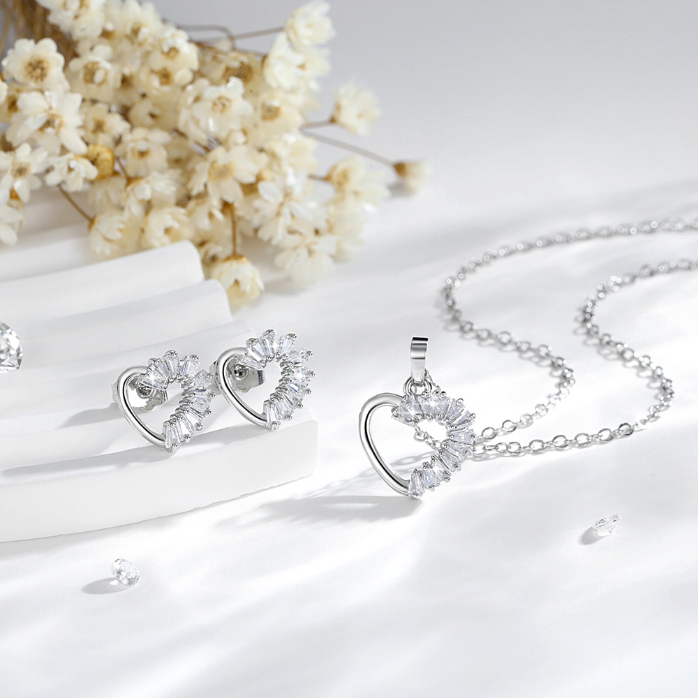 Ventas transfronterizas en caliente de Europa y los Estados Unidos colgante de corazón set de cobre 14K oro zircón collar joyería pendientes