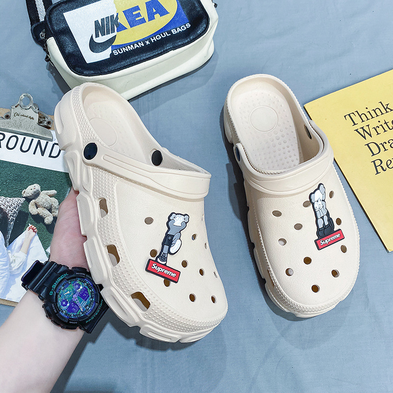 Zapatos con agujeros, zapatos casuales de verano nuevos para hombres, transpirables, huecos, ligeros, pisando mierda, dos zapatillas de Baotou vadeando en la playa