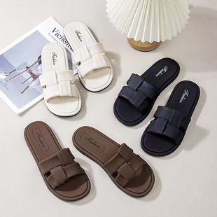 �ļ��¿���ЬŮ�Ӽ��҃ȷ����⴩�r�аٴ�һ���Ϸ¾����W�tɳ��Ь