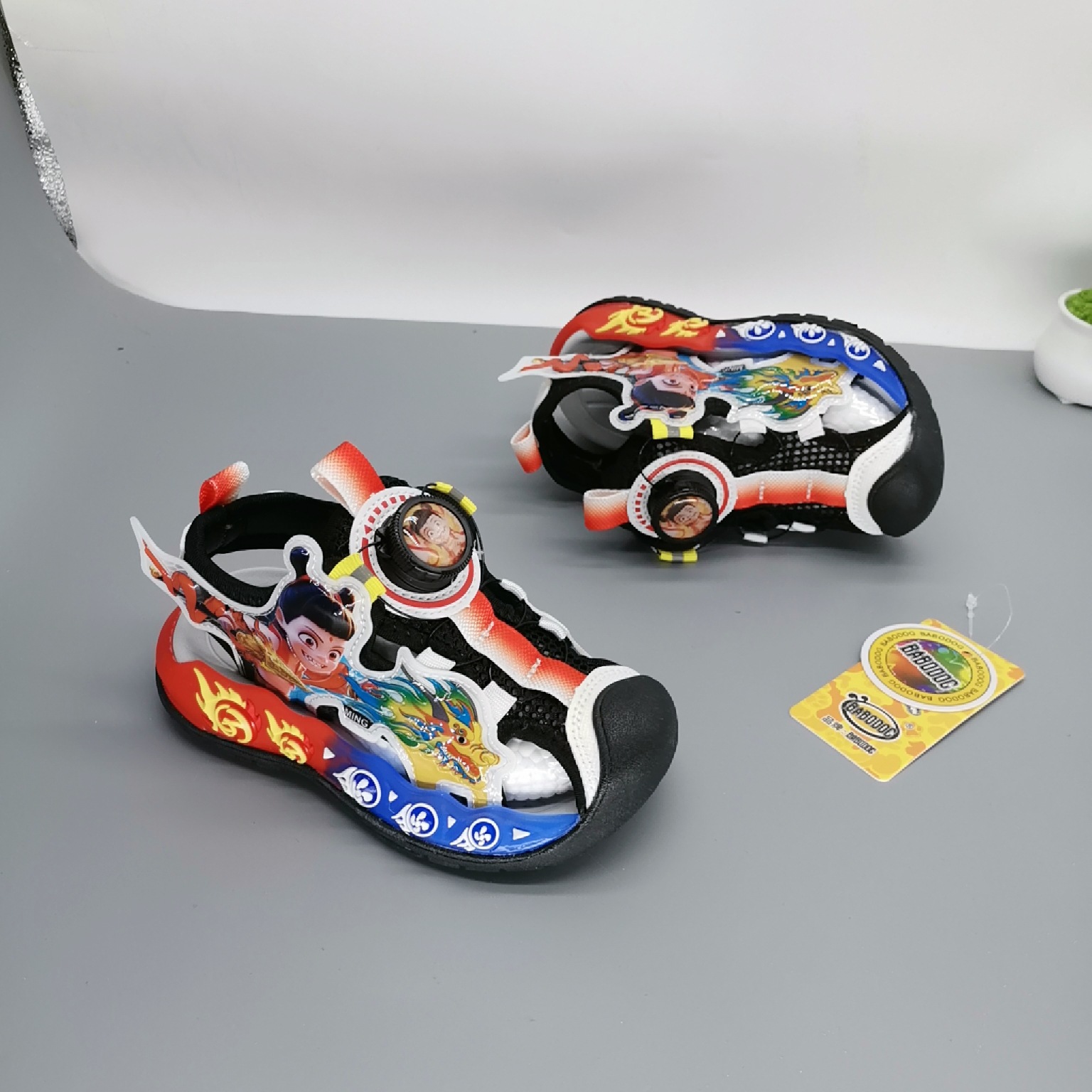 Sandalias para niños estilo de verano 2025 estilo caliente zapatos de playa para niños zapatos de verano nuevos zapatos para niñas zapatos de playa Baotou