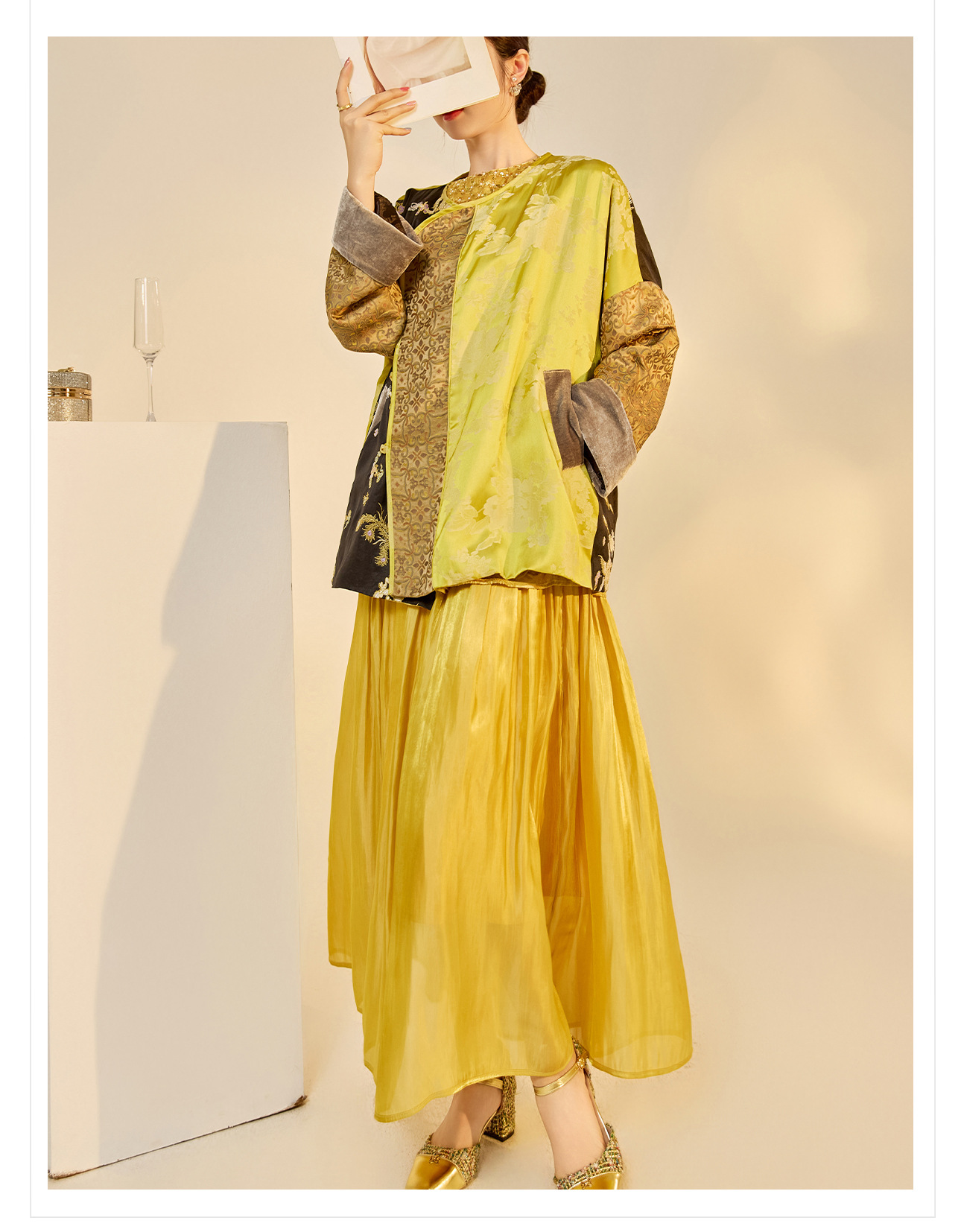 Đầm maxi nữ phong cách Trung Hoa mới, tay không, đính cườm lụa, dáng thắt eo N6041 — màu vàng, xanh lá cây chi tiết 37