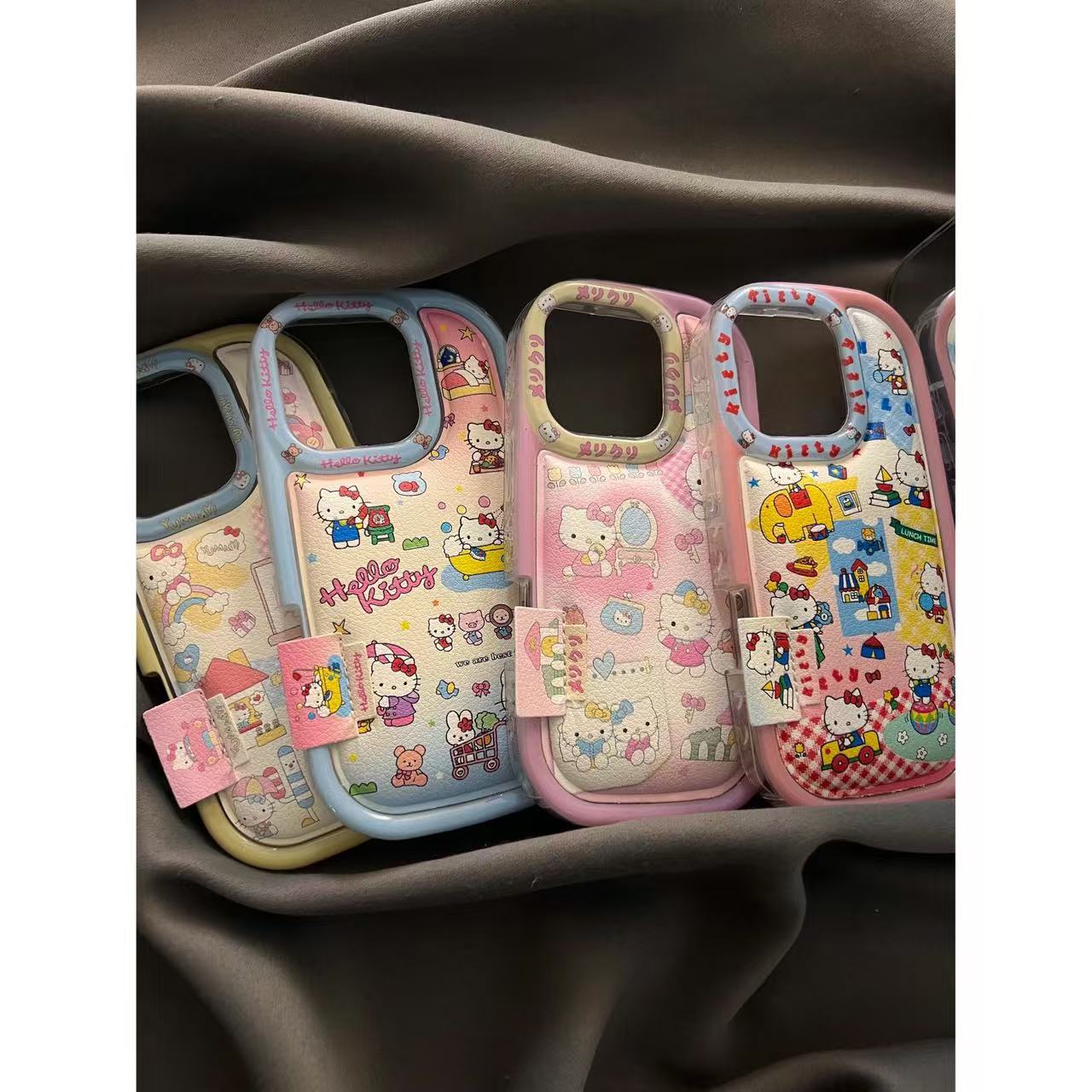 Cute Red Plaid Kt Cat Mirror Amusement Park Soap Case Suitable for Apple 16/15/14 All-Inclusive Anti-Fall Mobile Phone Case