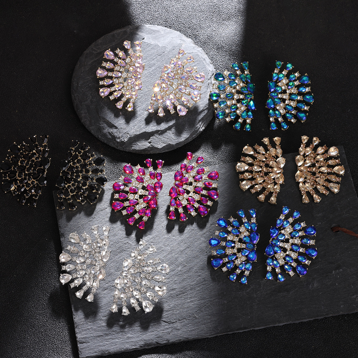 Elegant design fashionable earrings
