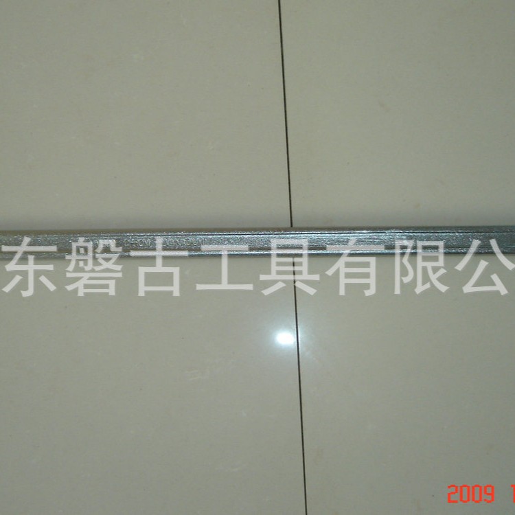 厂家出售  圆钢撬棍 呆头撬棍 美式撬棍 轮胎起子