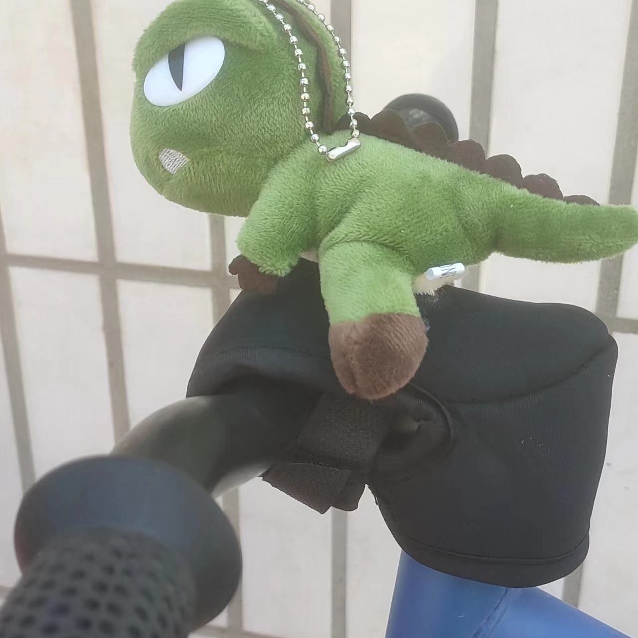 Cubierta protectora de la manija del coche del equilibrio de los niños deslizante mountain bike protección del pecho equipo protector anticolisión cubierta de la manija de goma muñeca