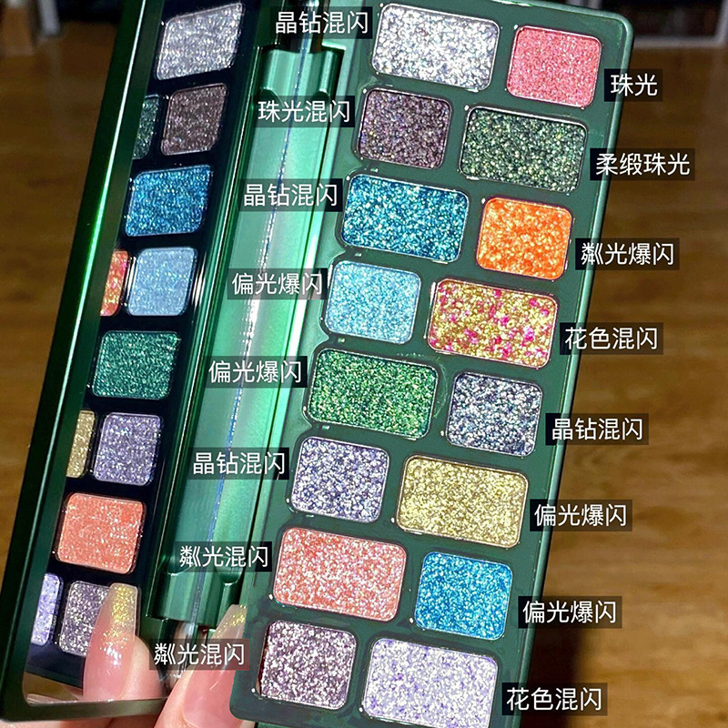 Disco de sombras de ojos de 16 colores DIKALU 2024 nuevo maquillaje ligero diario, maquillaje de juego de color, corazón, polvo gris, azul, humo negro