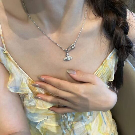 [Cabinet-level quality] Empress Dowager vivienne Full Diamond Pin Chain Saturn Necklace Women's Clavicle Chain