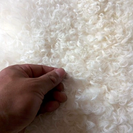 靠垫/抱枕;家用地毯;羊皮革