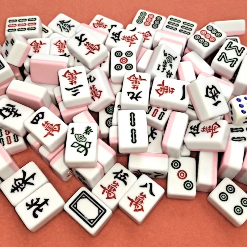 Mini tarjeta de mahjong pequeña dormitorio portátil al aire libre MINI red celebridad viaje familiar camping mano frotar fábrica de gorriones