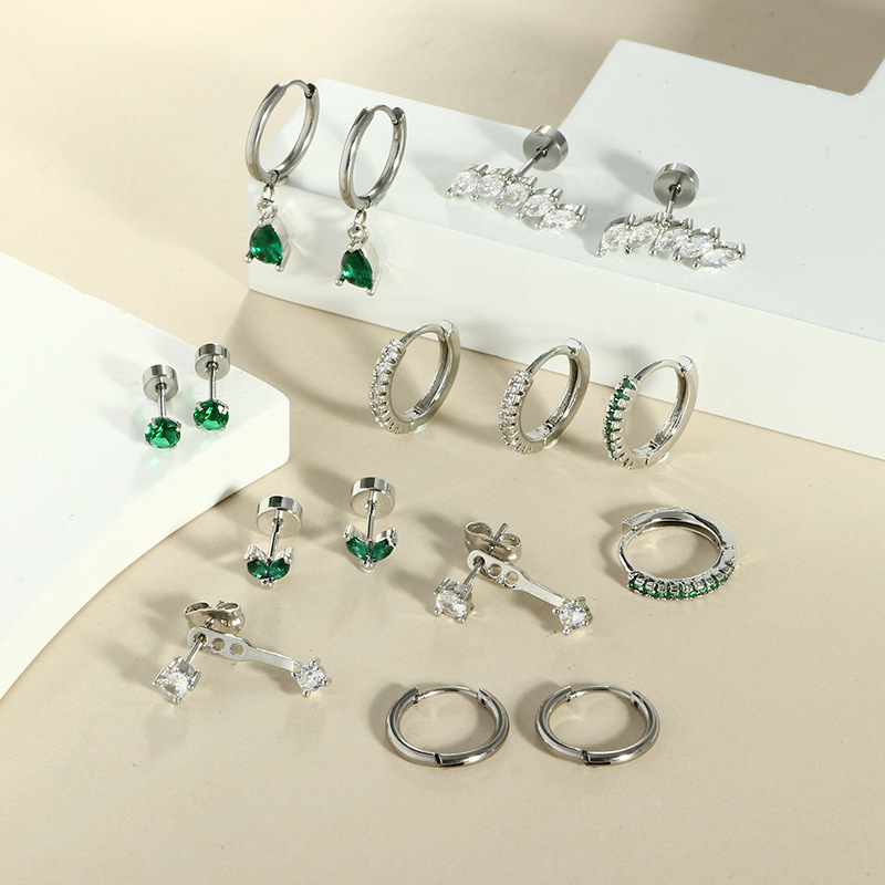 Labret piercing jewelry detail image