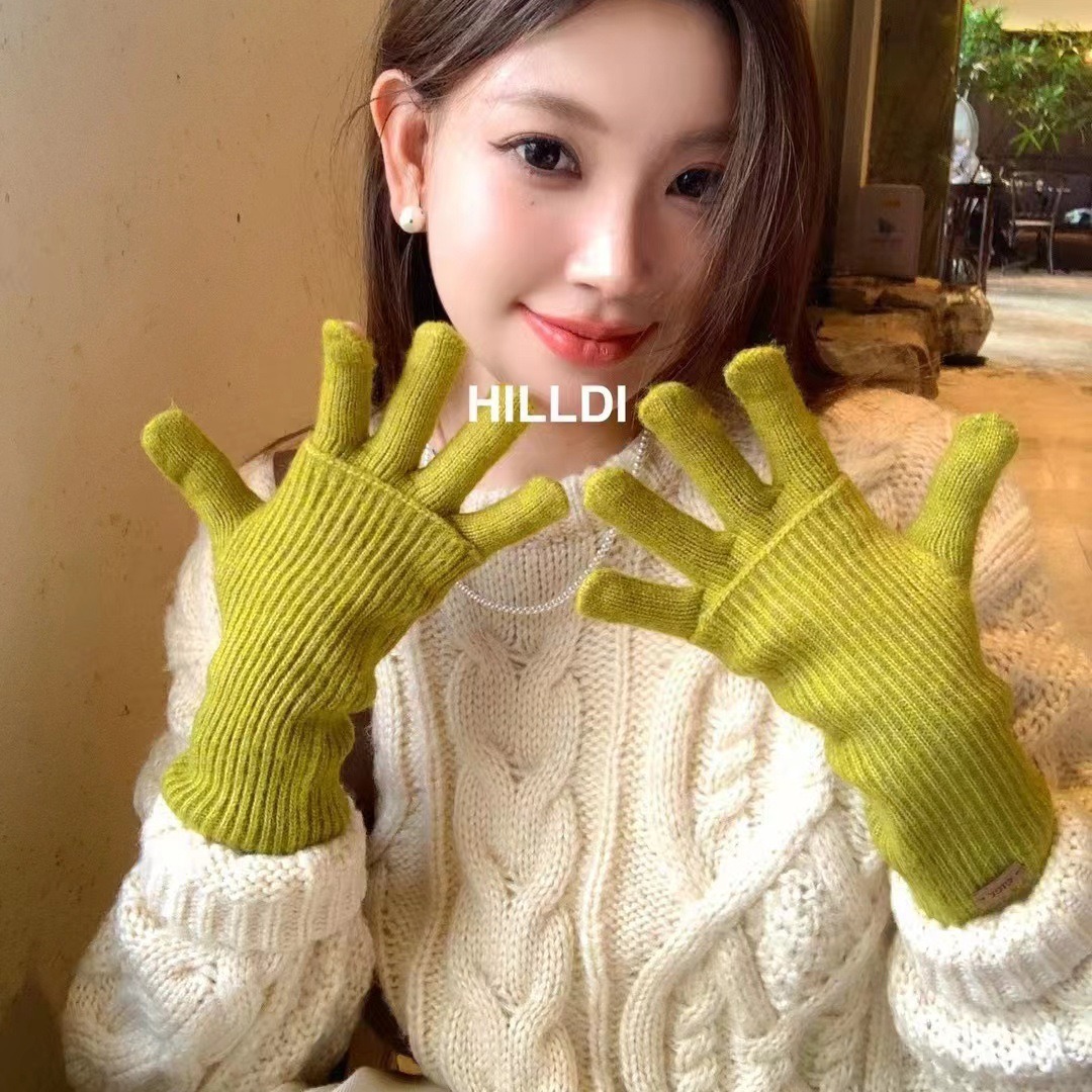 Warm gloves