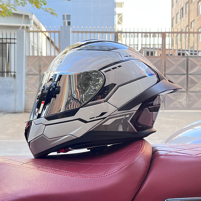 Casco de motocicleta Orz para hombres y mujeres, casco integral de verano con gran alerón trasero para todas las estaciones, certificado por DOT, transfronterizo.