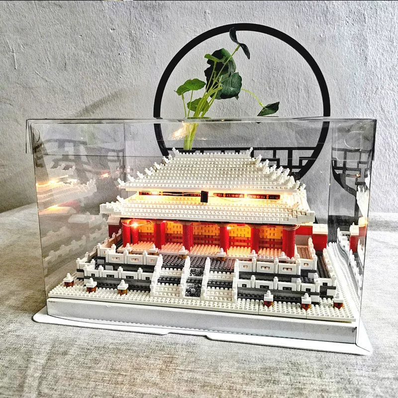 Конструктор (Lego) серия «Замок» — наборы из мелких деталей, модели достопримечательностей (разное количество деталей)